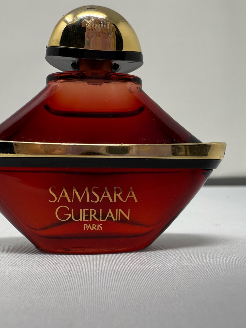 GUERLAIN Samsara Red  Paris Glass Bottle with Gold Trim Parfum 1/4 FL OZ